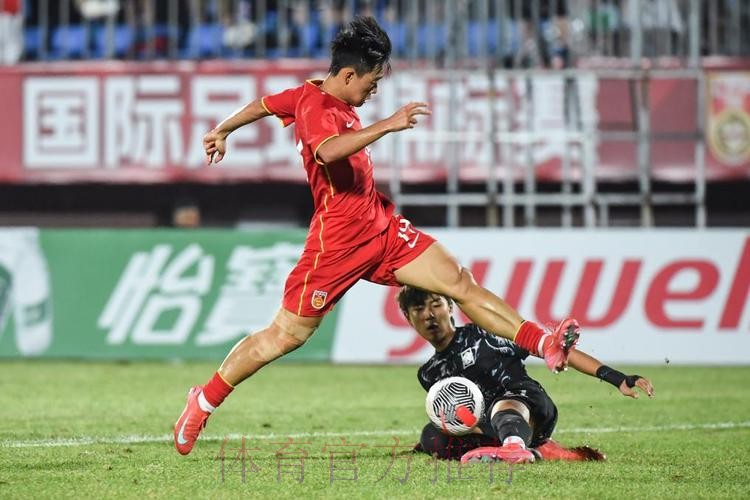 中国U-16男足获“和平杯”季军